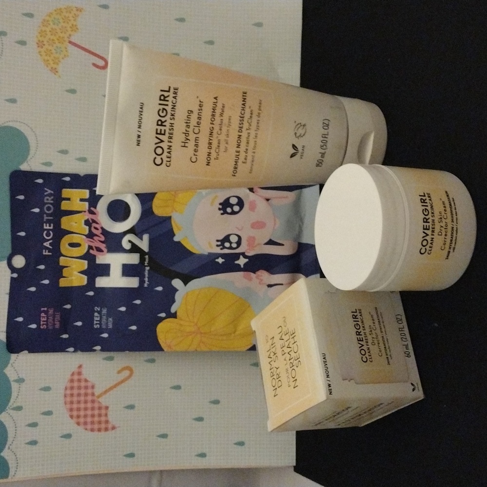 Hydrating Facial Care Trio - Picture 2 of 3